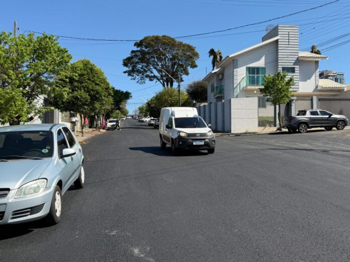 Prefeitura aplica novo asfalto em ruas do centro de Apucarana