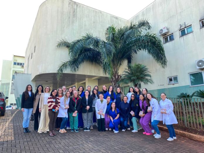 20 enfermeiras terminam residência de 2 anos no Hospital Municipal de Foz do Iguaçu