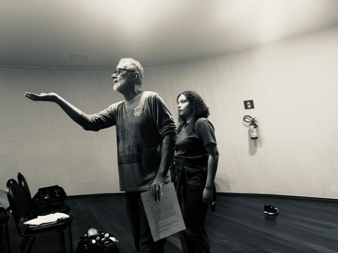 Oficina gratuita de teatro ensina método Stanislavski em Foz do Iguaçu