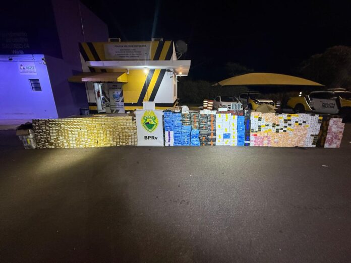 Polícia apreende carga de contrabando em caminhão na PR-445