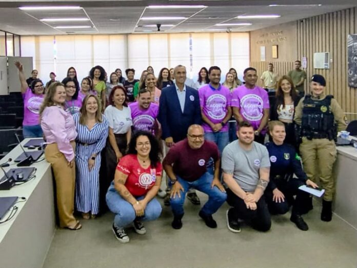 Câmara de Colombo debate violência contra a mulher no Agosto Lilás