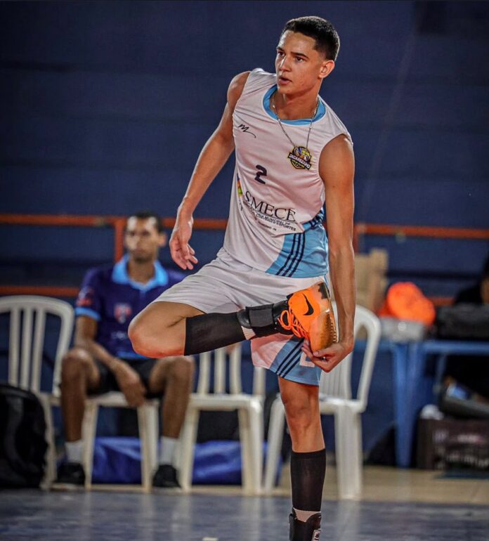 Três atletas de Jacarezinho são convocados para competições nacionais de vôlei