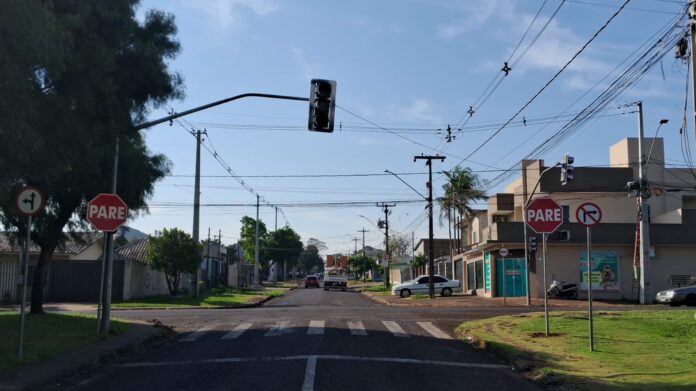 Semáforo do Alto Alegre é furtado pela terceira vez em um mês; via fica sem controle