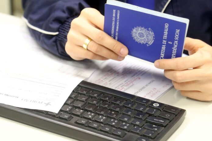 Agência do Trabalhador de Maringá abre 530 vagas de emprego