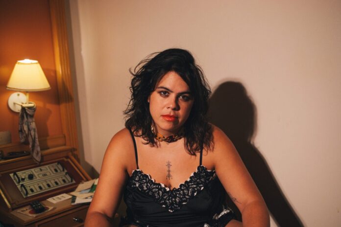 Bruna Lucchesi apresenta álbum inédito em Curitiba no dia 20 de agosto
