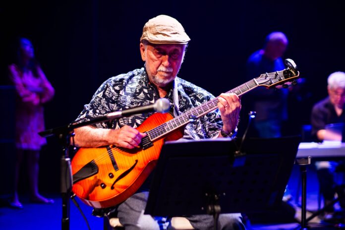 Roberto Menescal leva bossa nova ao Teatro Marista neste domingo