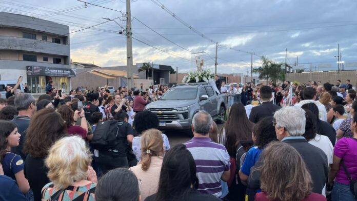 Imagem de São Miguel percorre Apucarana antes de consagração oficial