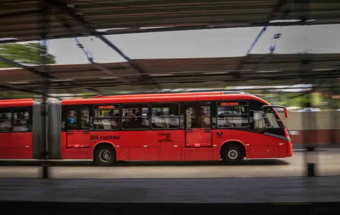 Curitiba abre licitação bilionária para renovar transporte coletivo