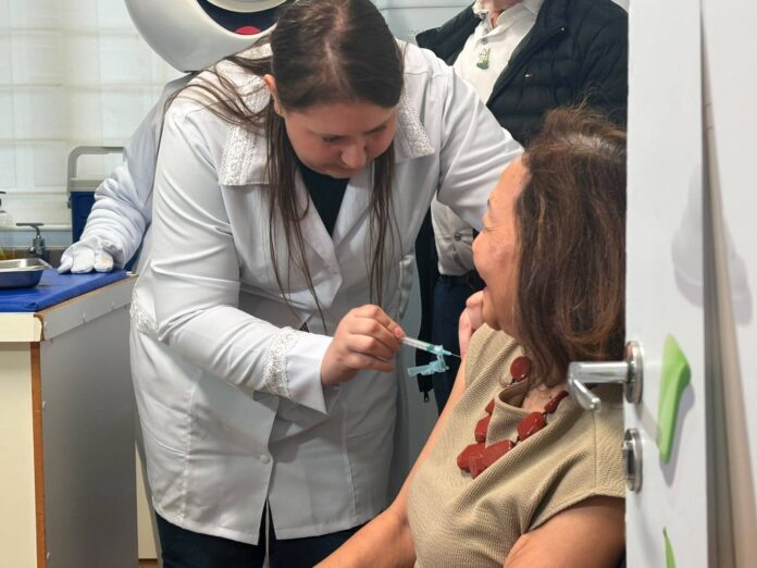 Sábado tem vacinação em 36 UBSs de Maringá; veja o horário