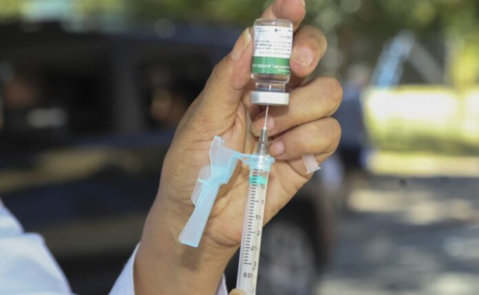 Curitiba abre 20 postos de saúde no sábado para atualizar vacinação de crianças e adolescentes