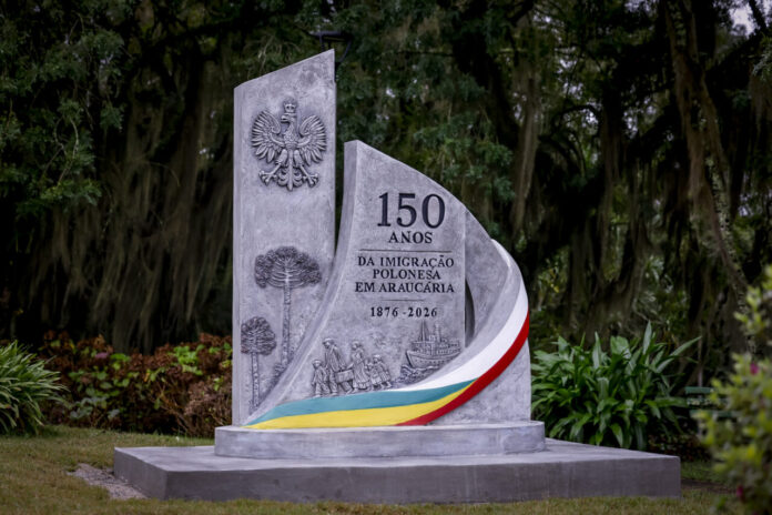 Araucária inaugura monumento dos 150 anos da imigração polonesa