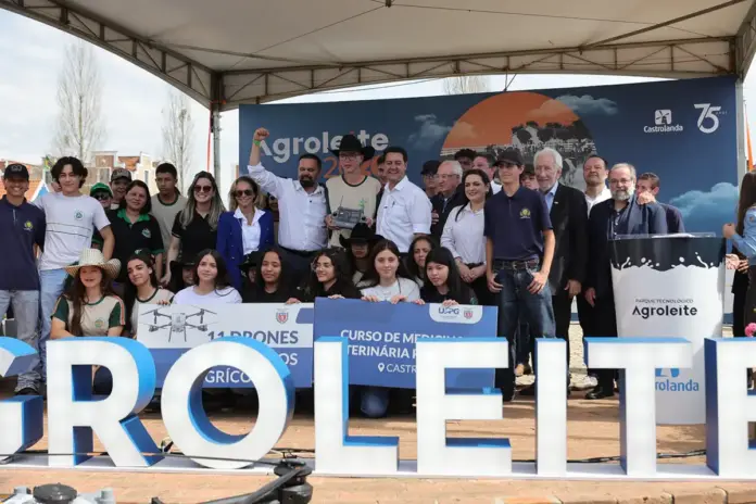 Paraná entrega 11 drones para escolas agrícolas treinar pilotos