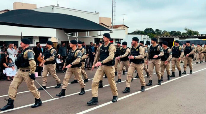 Polícia Militar marca 172 anos com desfile e entrega de medalhas