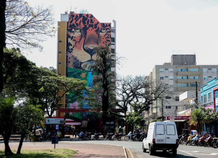 Escola móvel do Senai abre cadastro de vagas e estágios em Apucarana