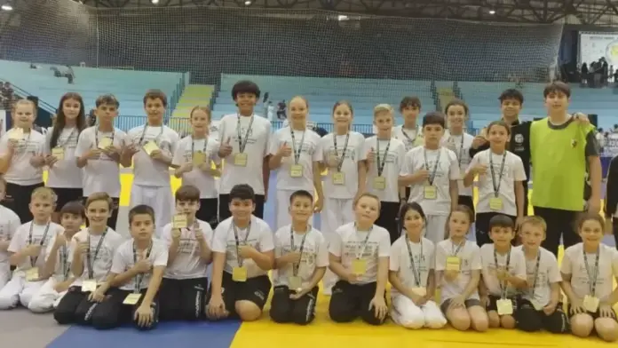Judô: alunos de duas escolas de Marechal Rondon competem em torneio de Foz do Iguaçu