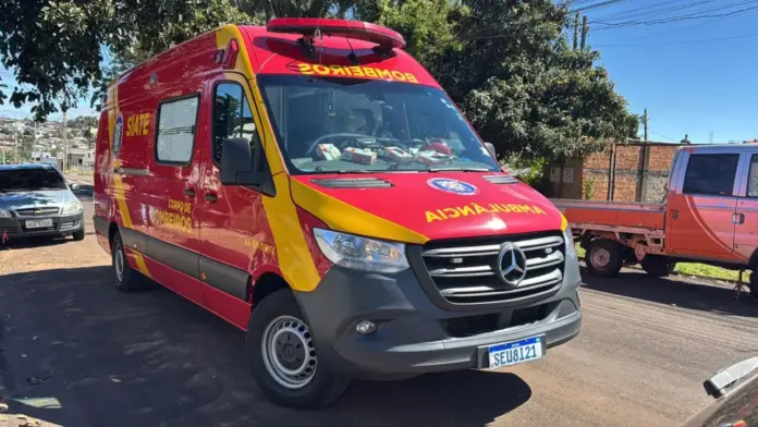 Idoso de 80 anos sofre queda de 1,5 metro ao consertar telhado em Cascavel