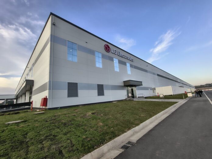 LG abre fábrica no Paraná e expande produção no Brasil