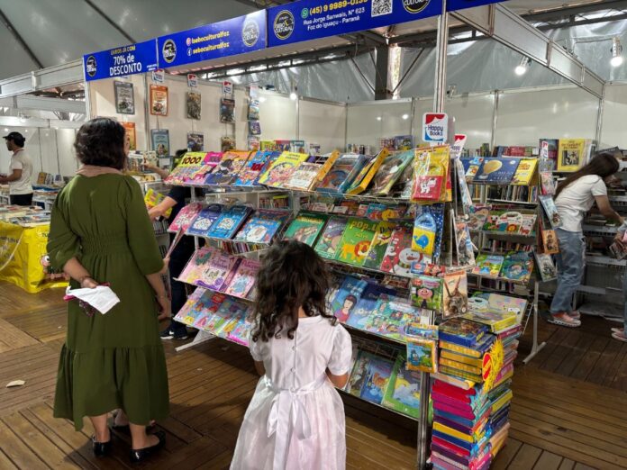 5ª Festa Literária de Toledo atrai multidão e consolida cidade como polo cultural