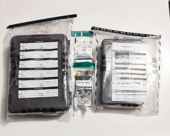 Pistola, munições e cocaína são apreendidas em distribuidora no Jardim Samambaia em Paranaguá