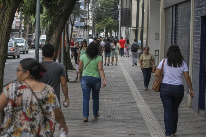 Rolândia celebra 10ª Caminhada da Amamentação com mães e profissionais de saúde