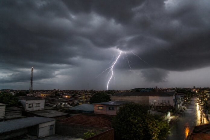 Tempestades deixam 10 cidades em situação de emergência; Campos Gerais na rota da chuva