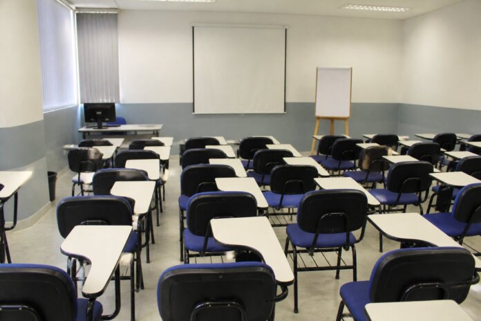 48 profissionais de saúde de Francisco Beltrão completam curso de recepção e atendimento