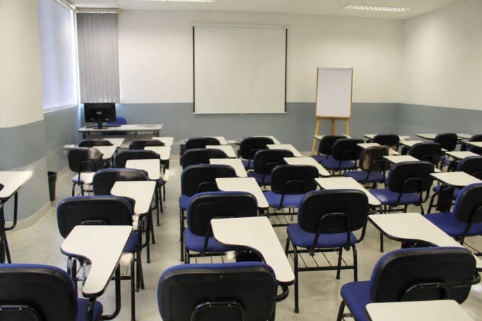 48 profissionais de saúde de Francisco Beltrão completam curso de recepção e atendimento
