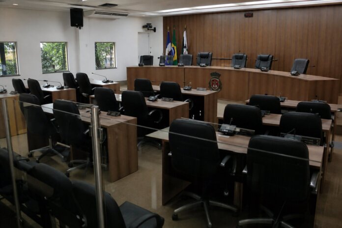 Câmara de Colombo aprova política de acessibilidade em Libras e analisa planos de cultura