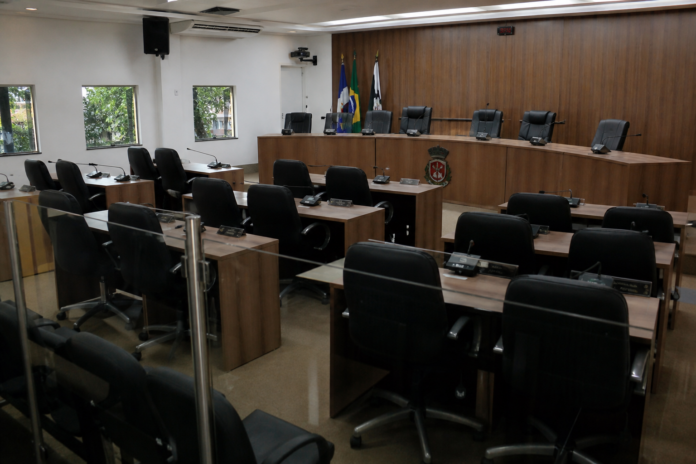 Câmara de Colombo aprova política de acessibilidade em Libras e analisa planos de cultura