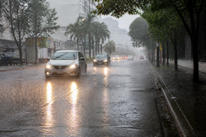 Palmas se prepara para temporal; Defesa Civil orienta medidas de segurança