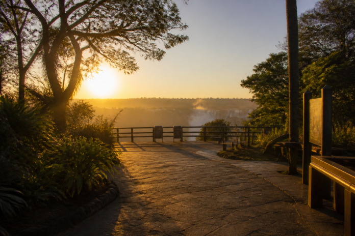 Parque Nacional do Iguaçu funciona cedo no feriado de 7 de Setembro e tem amanhecer extra