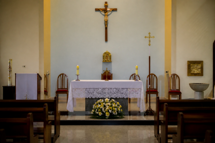 Padre Pedrinho marca 40 anos de ordenação com missa em Apucarana no dia 6