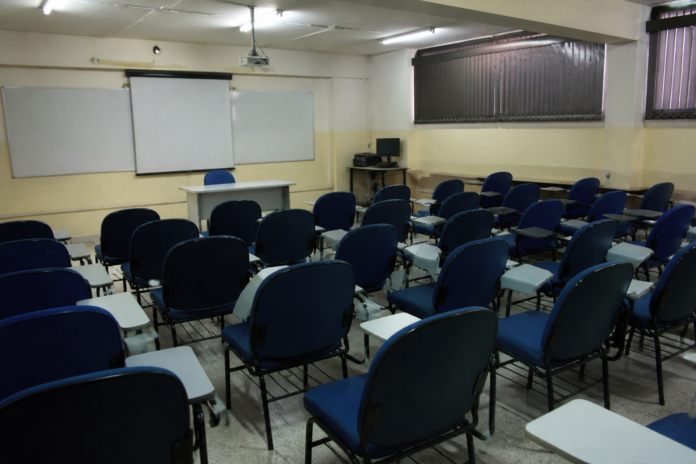 Colégio de Apucarana debate violência contra mulher com Polícia Penal