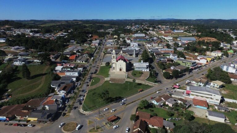 Paraná abre 130 vagas em concurso com salários até R$ 12,1 mil