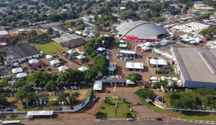 Parque de Exposições de Maringá ganha estacionamento com mais de mil vagas