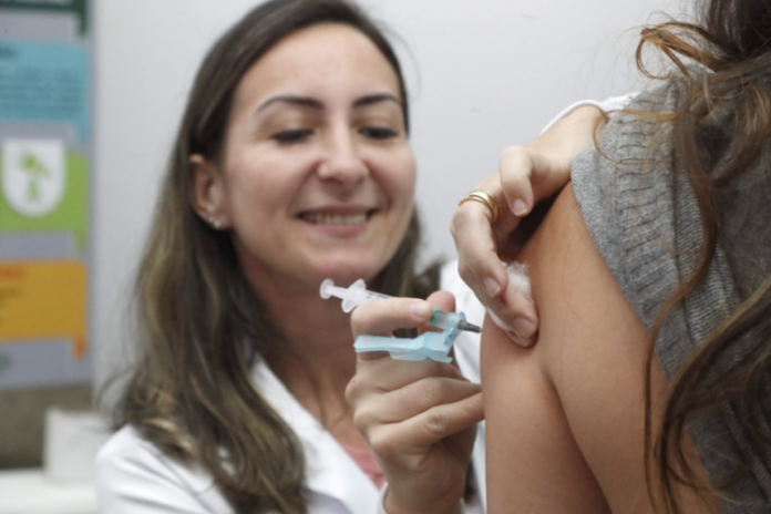 Cascavel abre unidades de saúde neste sábado para atualizar vacinação de crianças