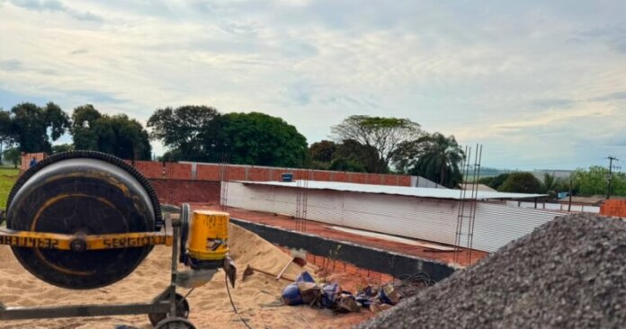Construção da Creche Infância Feliz começa em Mandiocaba; obra custa R$ 2,5 milhões