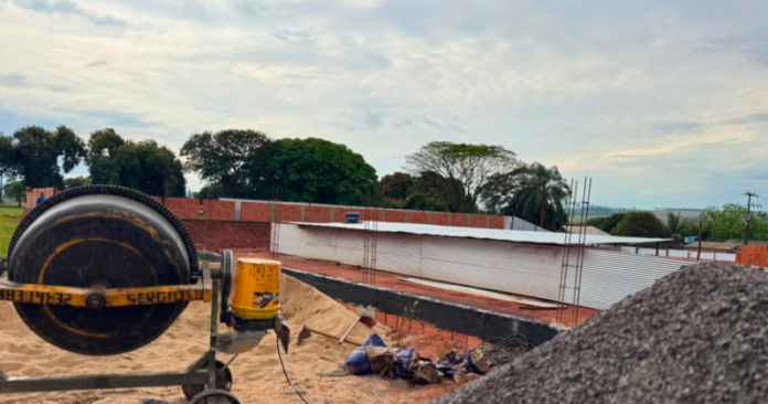 Construção da Creche Infância Feliz começa em Mandiocaba; obra custa R$ 2,5 milhões