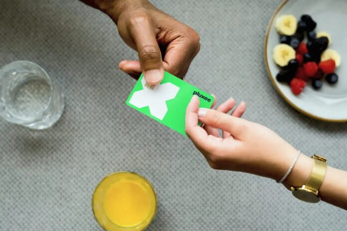Servidores de Paranaguá ganham cartão único para alimentação e refeição
