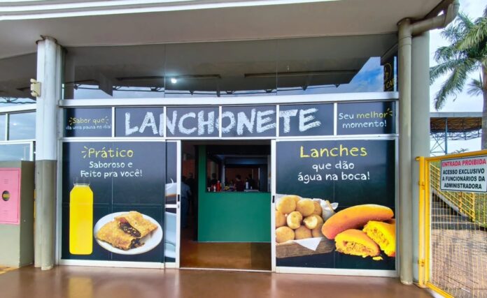 Rodoviária de Campo Mourão ganha lanchonete após anos sem alimentação