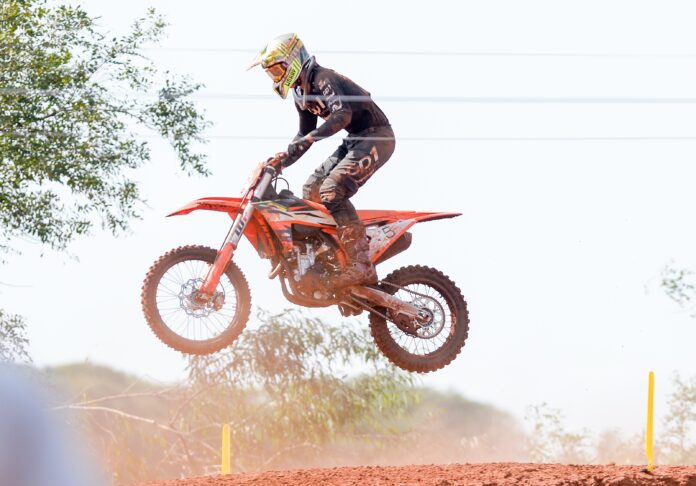 Paranavaí sedia etapa Sul-Brasileira de Motocross com entrada solidária