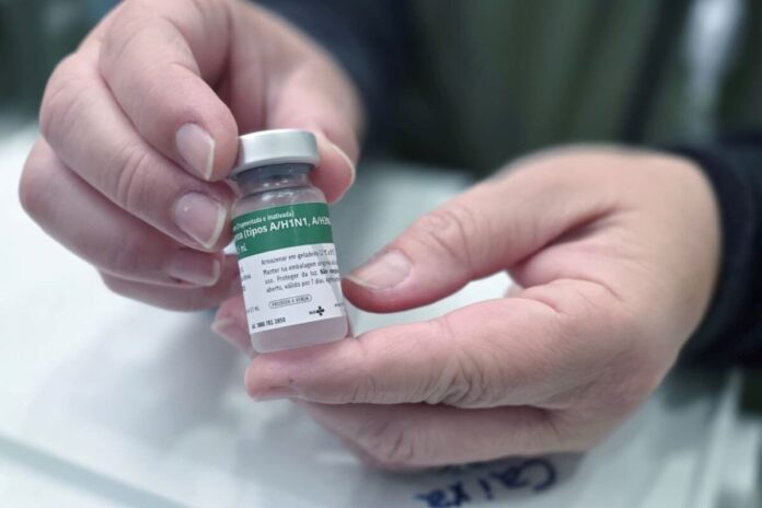 Campanha de vacinação começa segunda com novo reforço contra pólio para crianças
