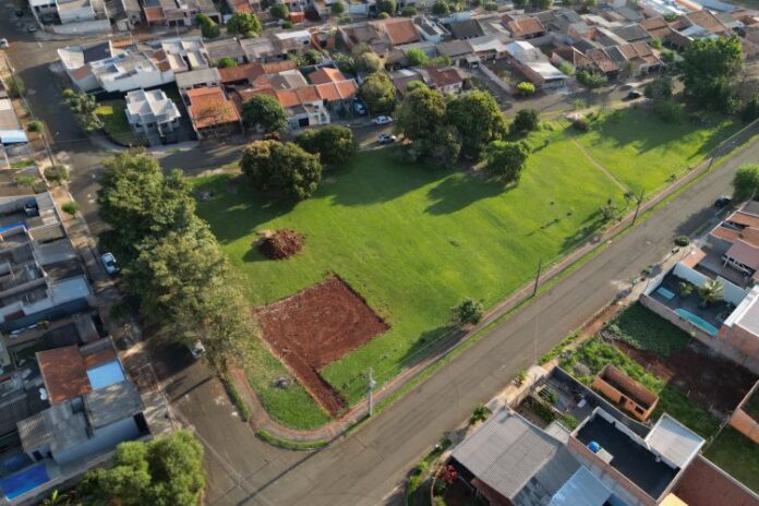 Parque infantil com brinquedos e academia abre em janeiro no Jardim Aliança