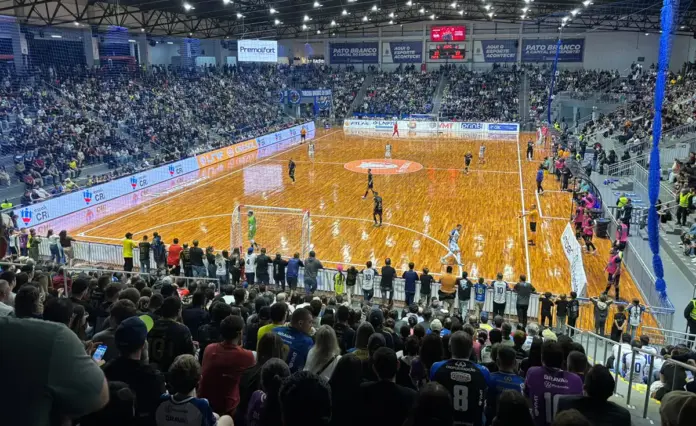 Pato Futsal vende 2 mil ingressos para jogo contra Corinthians