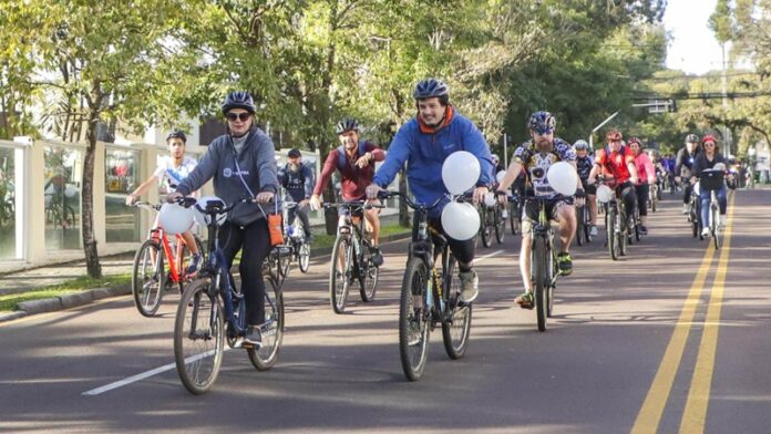 Passeio de bicicleta para crianças em Curitiba; inscrições abertas para o dia 20 de setembro