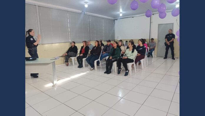 Prefeitura de Arapongas reúne entrevistadores do Cadastro Único para roda de conversa