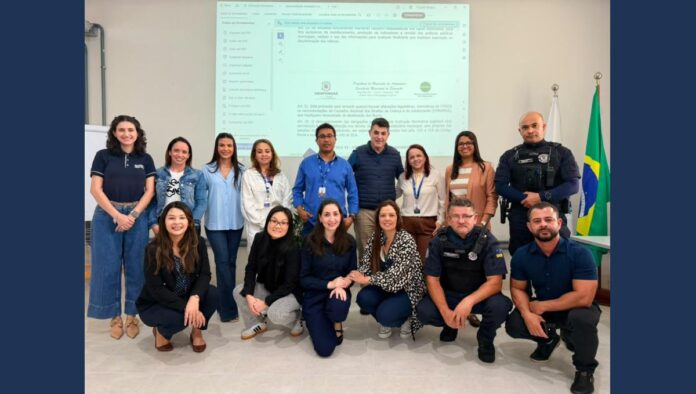 Arapongas treina professores em protocolo de proteção a alunos