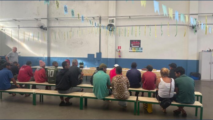 Arapongas promove café em alusão ao Dia Nacional de Luta da População em Situação de Rua
