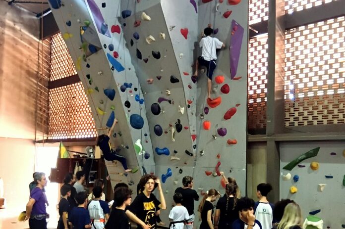 Aulas gratuitas de escalada terças e quintas na UEL