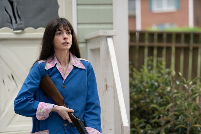 Filme com Anne Hathaway e dinossauros estreia nos cinemas em 2026